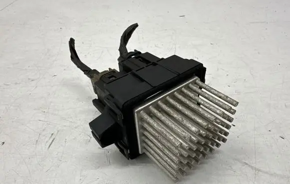 Maserati Ghibli Heater blower fan relay W0591002
