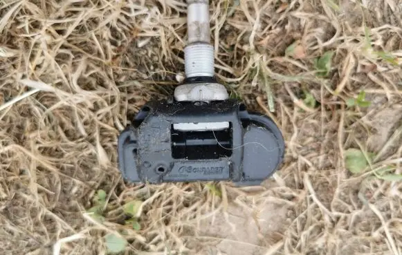 Mercedes-Benz C AMG W205 Tire pressure sensor 2546AGG4 1C12546AGG4 2013DJ5531
