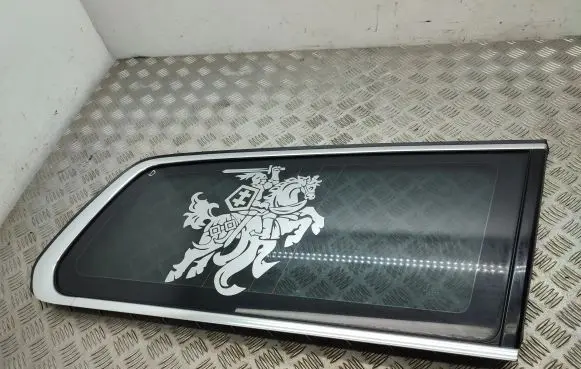 Volvo XC70 Rear side window