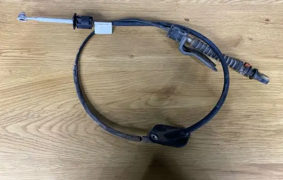 Volvo XC70 Gear shift cable linkage 8675068