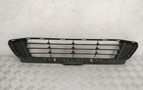 BMW 2 F45 Front bumper lower grill 7301566