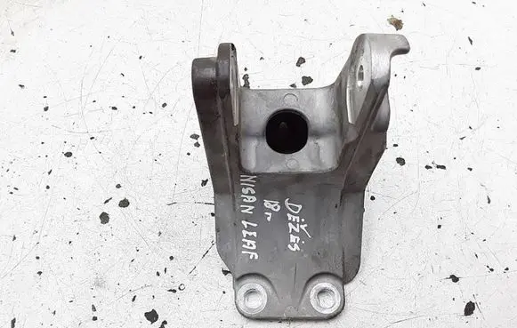 Nissan Leaf II (ZE1) Gearbox mounting bracket