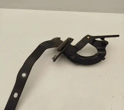 Tailgate/trunk/boot hinge