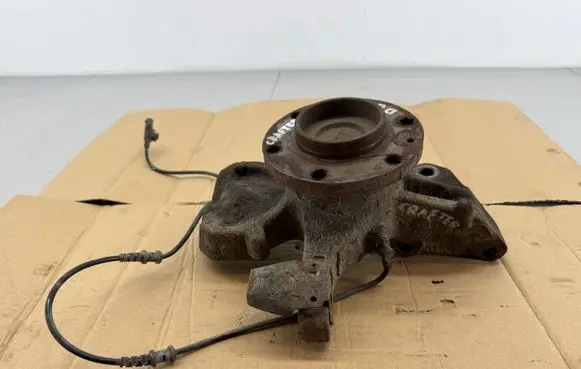 Volkswagen Crafter Front wheel hub spindle knuckle