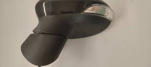 Front door electric wing mirror