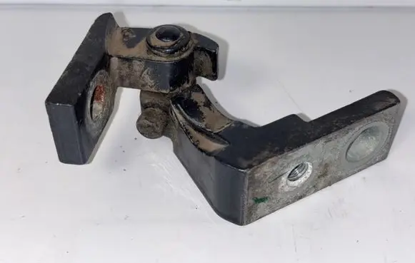 Audi A6 S6 C6 4F Front door upper hinge XS4
