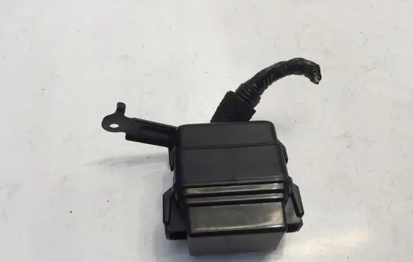 Honda Jazz IV GR Relay mounting block 7182