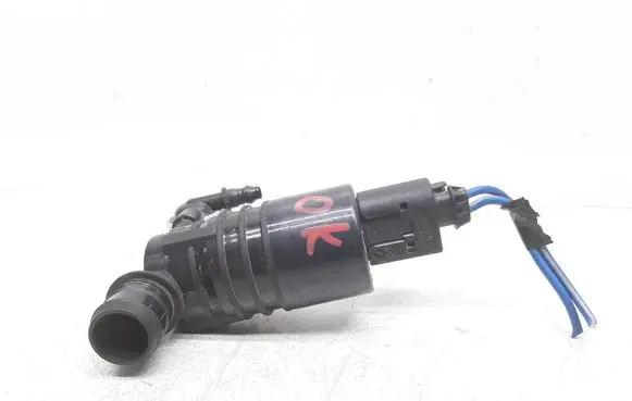 Volvo XC60 Windscreen/windshield washer pump 31662337