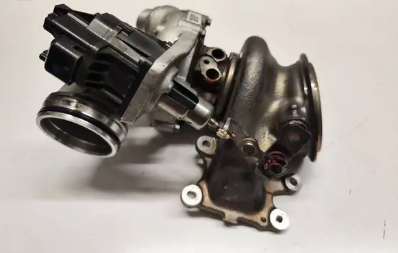 BMW X1 F48 F49 Turbo 863190106 8631901