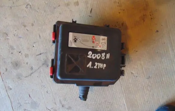 Peugeot 208 Fuse box set 599652200