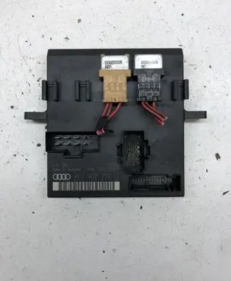 Audi A4 S4 B6 8E 8H Comfort/convenience module 8E0907279D