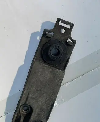 Opel Insignia A Radiator mount bracket 13243026
