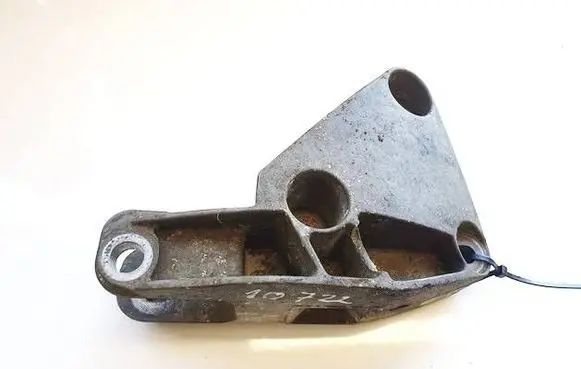 Renault Scenic II - Grand scenic II Engine mounting bracket 8200072652