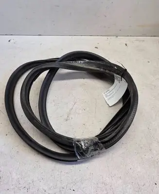 KIA Sorento Rubber seal rear door window/glass 1234