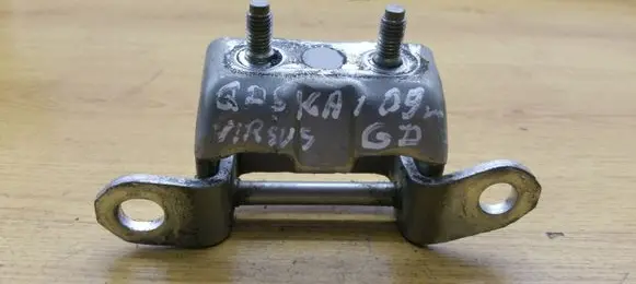 Nissan Qashqai Rear door upper hinge