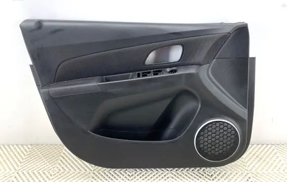 Chevrolet Cruze Front door card panel trim 
