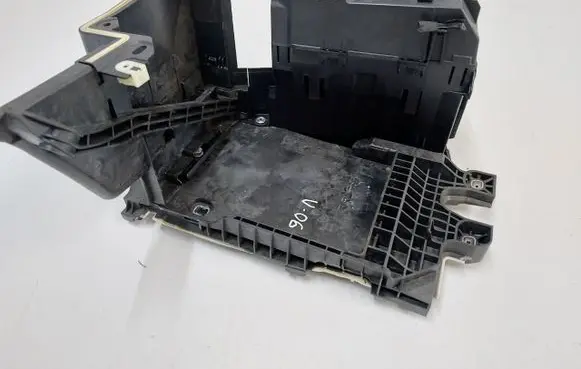 BMW 2 Active Tourer U06 Battery box tray 9855635