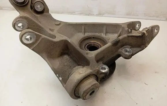 Land Rover Discovery 5 Rear wheel hub JPLA5A970BA