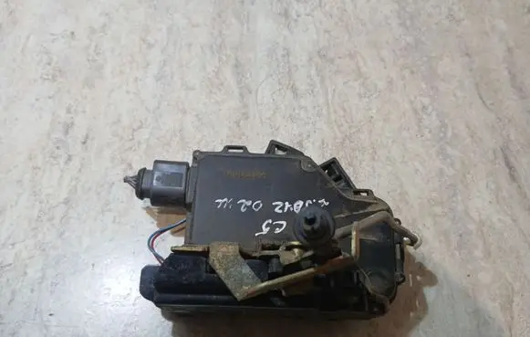 Audi A6 S6 C5 4B Front door lock PA66307GF