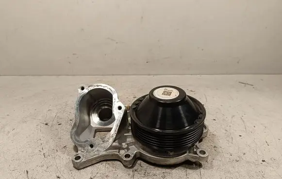 BMW 4 F32 F33 Water pump 8516204