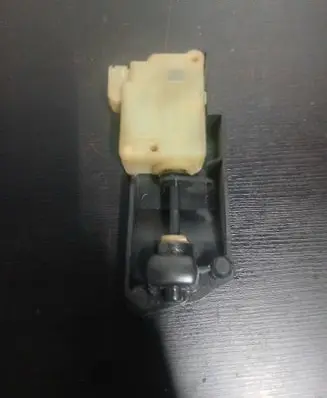 Volvo S60 Fuel tank cap lock 30612856