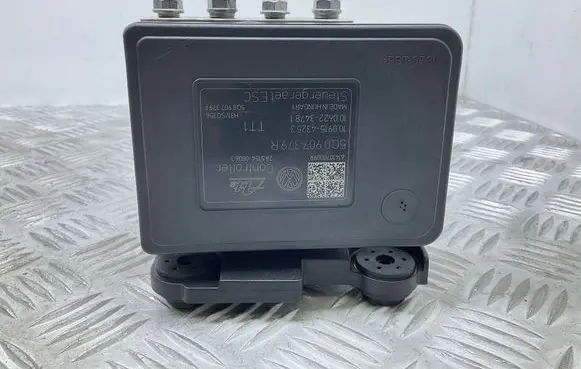 Skoda Octavia Mk3 (5E) ABS Pump 5Q0907379R