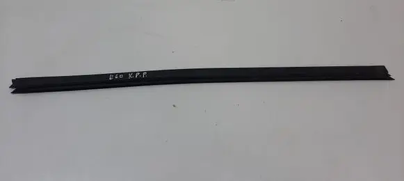 BMW 5 E60 E61 Rubber seal front door window/glass 