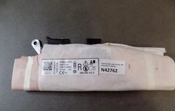 Audi Q7 4M Seat airbag 4M0880242E