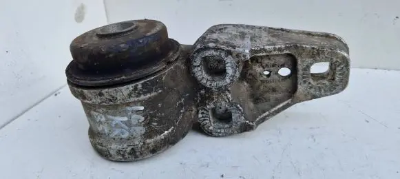 Volkswagen PASSAT B5 Rear axle beam mounts housing 8e0501521l