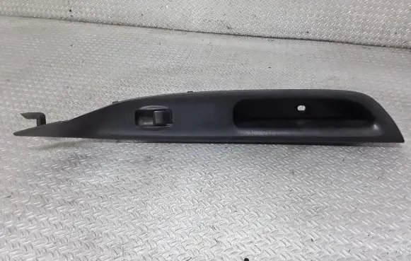 Mazda 6 Electric window control switch GJ6A684LI