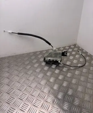 Opel Crossland X Rear door lock 267100 16943707