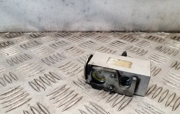 Air conditioning (A/C) expansion valve