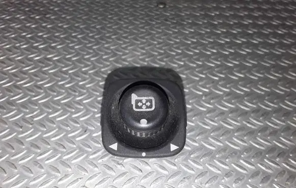 Ford Maverick Wing mirror switch YL8414B003