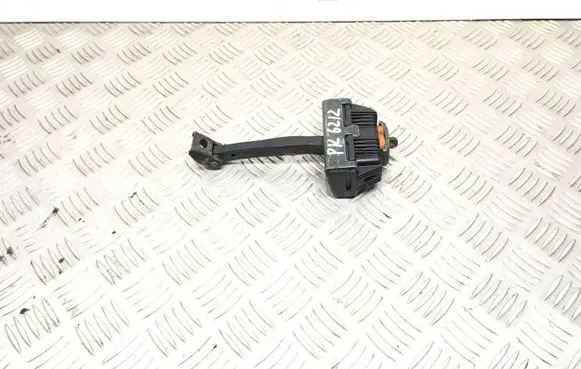 BMW 5 E60 E61 Front door check strap stopper 7176804