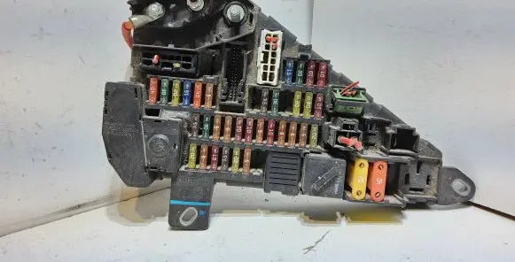 BMW 5 E60 E61 Fuse module 6906588 518811047 690658806