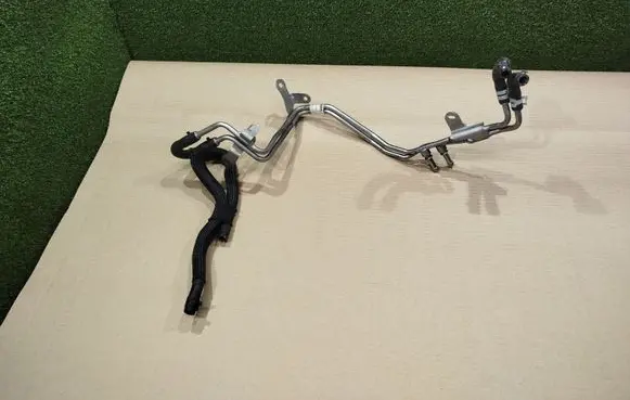Renault Trafic III (X82) Engine coolant pipe/hose 204765205R