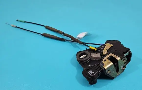 Toyota Corolla Verso E121 Front door lock IMPRK1465955