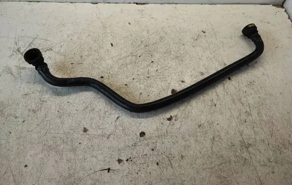 Opel Vivaro Breather hose/pipe 77001150927