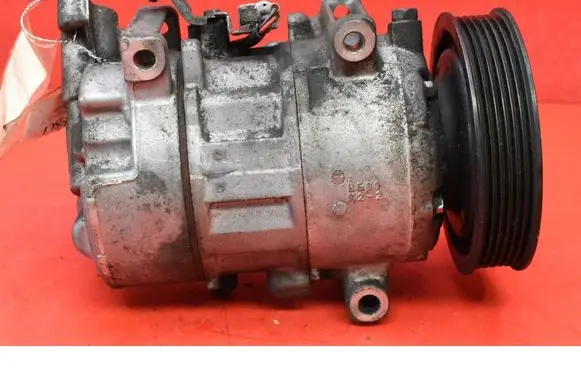 Renault Megane III Air conditioning (A/C) compressor (pump) 8200939386A