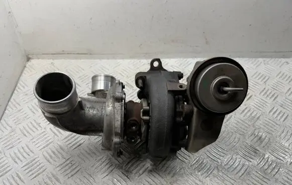 Toyota Avensis T270 Turbo 172010R070 0305140023