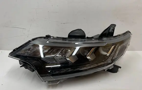 Mitsubishi Outlander Headlight/headlamp 8301D331