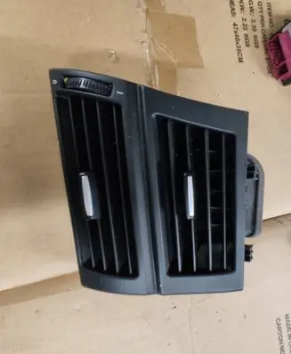 BMW X5 E70 Dashboard side air vent grill/cover trim 7161804 773201 011780002