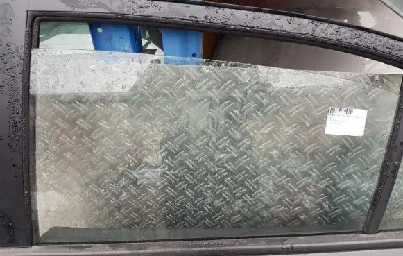 KIA Rio Rear door window glass