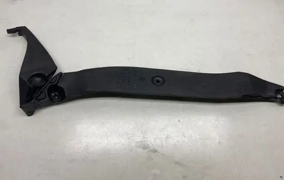 Audi A8 S8 D4 4H Fender foam support/seal 4H0821111C