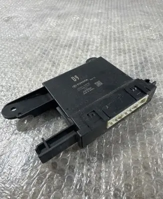 Toyota RAV 4 (XA50) Air conditioner control unit module 8865042890 2775007941