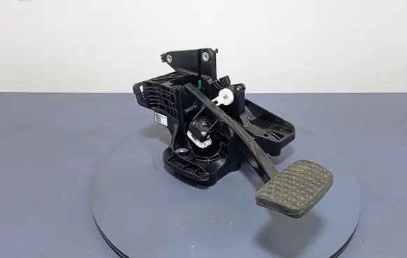 Opel Insignia B Accelerator throttle pedal