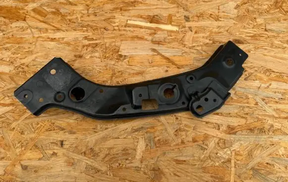 Mitsubishi Outlander Headlight/headlamp mounting bracket 5256B109