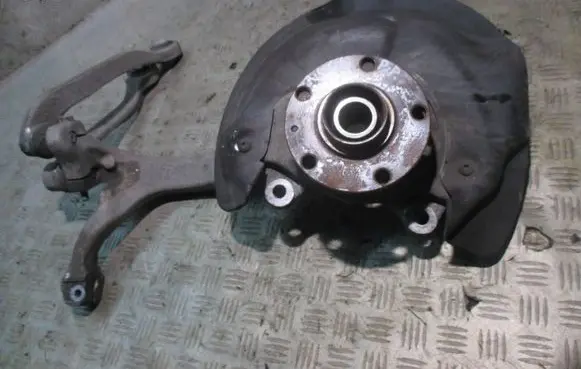 Audi A6 S6 C6 4F Front wheel hub