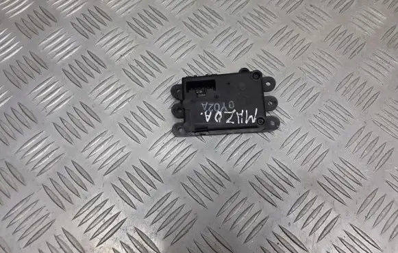 Mazda 323 F Central body control module 0Y02A