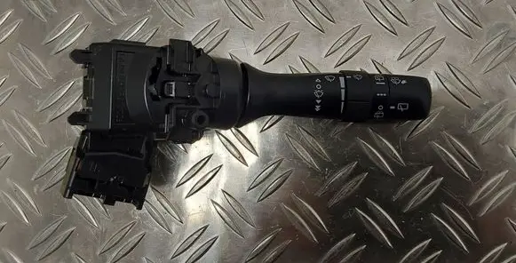 Toyota Verso Wiper control stalk 17F525 05210
